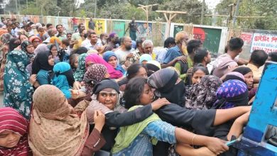 রমজানে সাশ্রয়ী পণ্যের খোঁজে টিসিবি ট্রাকের পেছনে হাহাকার, বিশৃঙ্খলায় সড়কে আহত নারী