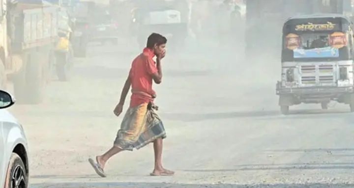 ঢাকাবাসীর শ্বাসরোধ: বিশ্বের দূষিত শহরের তালিকায় ৩য় স্থানে রাজধানী, বাড়ছে স্বাস্থ্যঝুঁকি