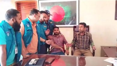 ঘুষ লেনদেন: সোনাগাজীতে দুদকের জালে ২ সরকারি কর্মকর্তা