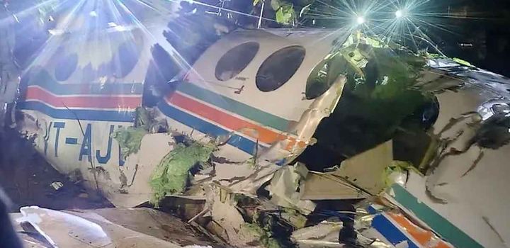 রোগীর জীবন বাঁচাতে ছুটে চলা অ্যাম্বুলেন্স বিমান বিধ্বস্ত: ৭ আরোহীর ভাগ্যে যা ঘটলো,