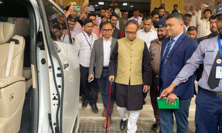 অর্থনীতির কান্ডারি কেন্দ্রীয় ব্যাংকে নেতৃত্ব বদল: আহসান এইচ মনসুরের বিদায়, নতুন গভর্নরের অপেক্ষায় দেশ