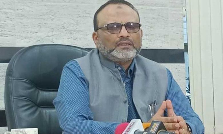 ঢাকা বিশ্ববিদ্যালয়ের নেতৃত্বে আকস্মিক পরিবর্তন: উপাচার্যের পদত্যাগ ঘিরে জল্পনা, শিক্ষার্থীদের প্রত্যাশা