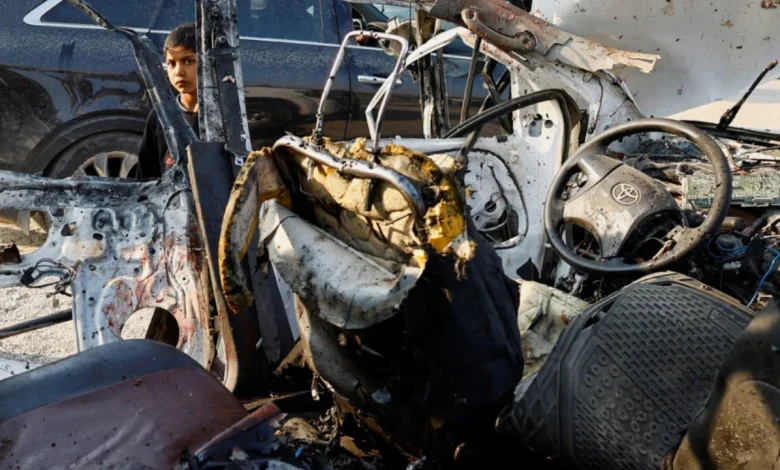 গাজায় বিমান হামলা: গর্ভে যমজ সন্তান, ৯ পুলিশসহ নিহত ১৩