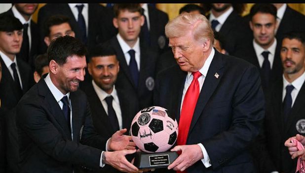 হোয়াইট হাউসে মেসি, রোনালদো-বিতর্কে ট্রাম্পের মন্তব্য!