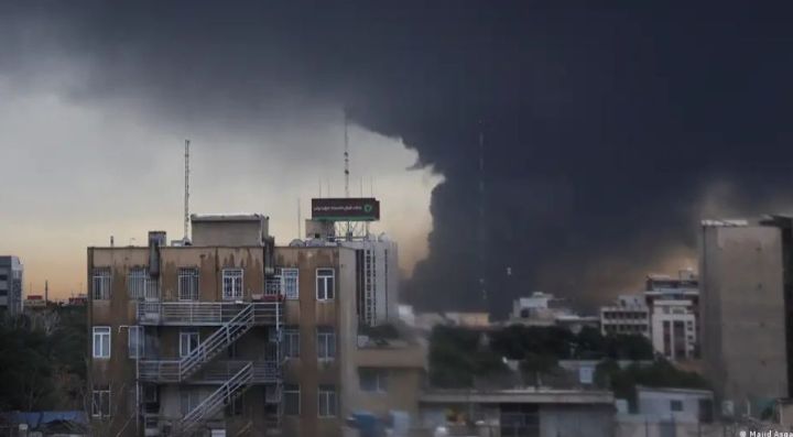 ইরানের তেল স্থাপনায় হামলা: নিহত ৪, বাড়ল মধ্যপ্রাচ্যের উদ্বেগ