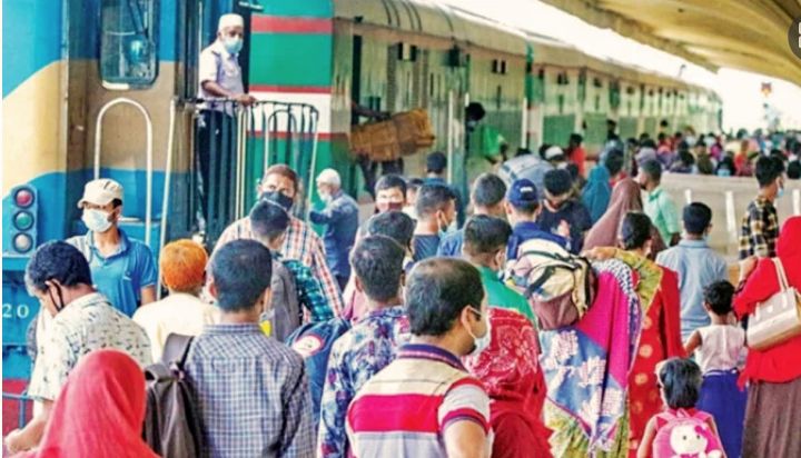 ৭ দিনের লম্বা ছুটি: ঈদযাত্রায় শুরু হলো ট্রেনের টিকিট বিক্রি