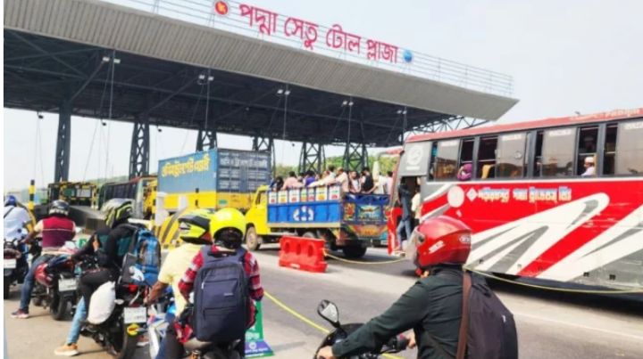 ঈদযাত্রায় রেকর্ড গড়ল পদ্মা সেতু: একদিনে টোল আদায় সাড়ে ৪ কোটির বেশি