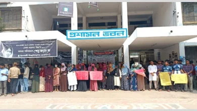 ইবিতে শিক্ষক হত্যা: ফুঁসছে শিক্ষার্থীরা, খুনি ফজলুর ফাঁসি দাবি