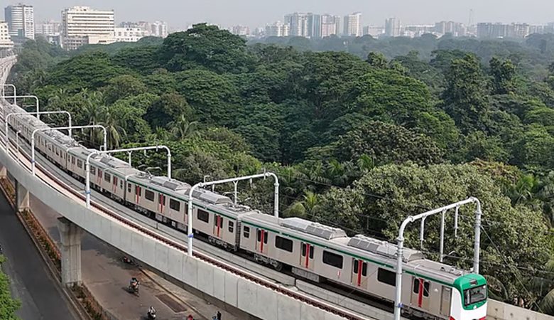 ঈদের দিন বন্ধ মেট্রোরেল: বিকল্পের খোঁজে নগরবাসী?