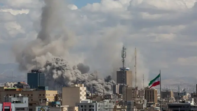 মার্কিন কৌশল ভুল! ইরান যুদ্ধ নয়, আত্মসমর্পণেই বেশি ভীত?