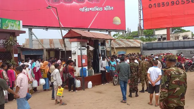 রাঙামাটিতে হঠাৎ সেনাবাহিনী! জ্বালানি তেলের লাইনে যা ঘটল…