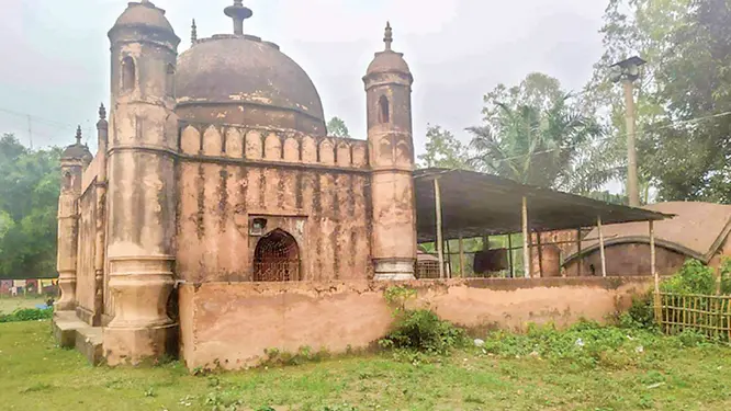ইতিহাসের সাক্ষী নিদাড়িয়া মসজিদ বিলুপ্তির পথে, সংস্কারের অভাবে ভাঙছে ছাদ!