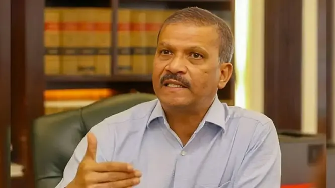 আসিফ নজরুল: অনলাইনে অপপ্রচার "ভয়াবহ রূপ নিতে পারে"!