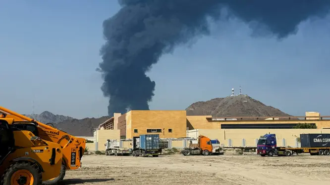 জুড়ে বসে থাকা ৫০০ মার্কিন সেনা কাঁপছে! দুবাইয়ে ভয়ংকর হামলা ইরানের!