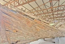 কুয়াকাটার রহস্যময় পালতোলা নৌকা ধ্বংসের মুখে, জানলে চমকে উঠবেন!