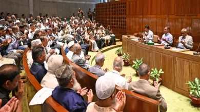 স্পিকারের স্ত্রীর মৃত্যুতে সংসদে যা ঘটল! গোপনে প্রধানমন্ত্রীর বৈঠক!