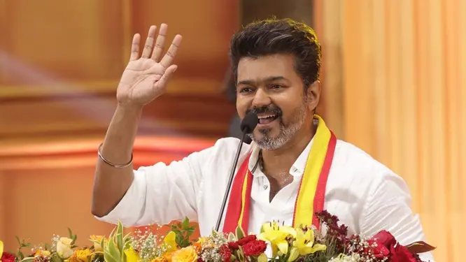 বিচ্ছেদ বিতর্কে মুখ খুললেন বিজয়; তৃষার সঙ্গে প্রকাশ্যে!