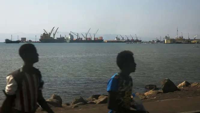 লোহিত সাগরে ফের অস্থিরতা! ব্যবসায়ীদের পথে কাঁটা, বড় হামলার আশঙ্কা