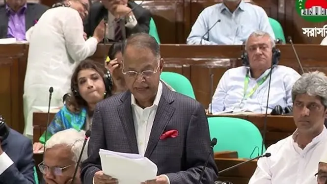 সীমান্ত দিয়ে পাচার হচ্ছে জ্বালানি তেল! জাতীয় সংসদে চাঞ্চল্যকর তথ্য ফাঁস