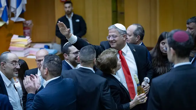 ইসরাইলে ফিলিস্তিনিদের মৃত্যু পরোয়ানা! উত্তাল মধ্যপ্রাচ্য