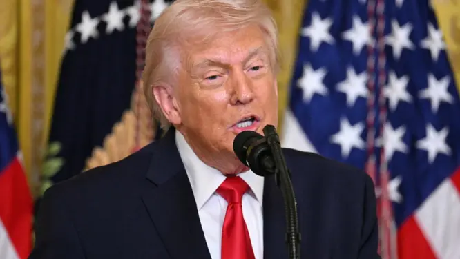 "অনুভব করলেই শেষ হবে ইরান যুদ্ধ," ট্রাম্পের মন্তব্যে চাঞ্চল্য