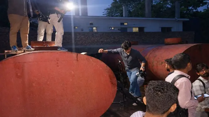 ফৌজদারহাটে বিশাল অভিযান! ২৫ হাজার লিটার তেলসহ ধরা পড়ল...