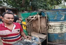 গোপন সংবাদের ভিত্তিতে যা ঘটল চাটমোহরে! বিশাল তেল ভান্ডার জব্দ, দুই ব্যবসায়ী আটক