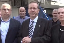 মিসাইল দেখে দৌড়! ভাইরাল ইসরাইলি প্রেসিডেন্টের পলায়ন