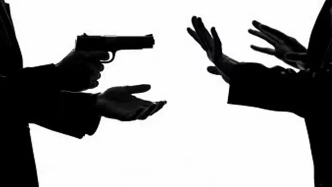 চাঁদা না দেওয়ায় চোখে সর্ষের তেল দিয়ে ঝাঁপিয়ে পড়ল সন্ত্রাসীরা! ব্যবসায়ীর ওপর যা ঘটল…