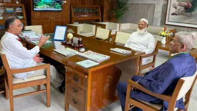 বিরোধী নেতার সাথে প্রধানমন্ত্রীর গোপন সাক্ষাৎ! যা ঘটল কার্যালয়ে…