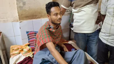 ছাত্রদল নেতাকর্মীদের অফিসে এনে যা করল যুবদল নেতা! জানলে শিহরিত হবেন