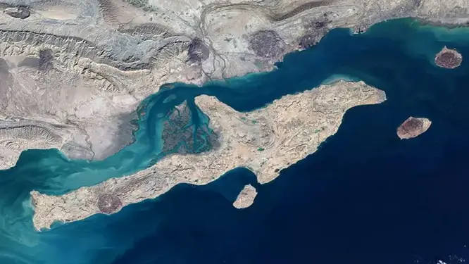 ইরানের গুরুত্বপূর্ণ লবণ শোধনাগারে ভয়ংকর হামলা! অচল হয়ে পড়ল পুরো প্ল্যান্ট