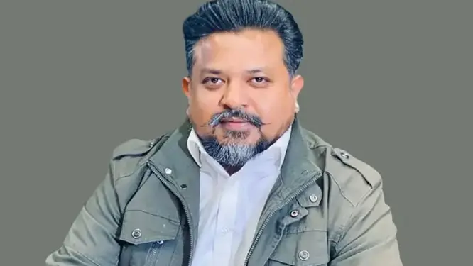 স্বাস্থ্য উপদেষ্টা কে? ড. ইউনূসের নিয়োগ নিয়ে যা ফাঁস করলেন সাংবাদিক!