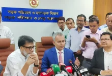 ফেরিতে যাত্রীরা নামবে আগে, খালি বাসে নামবে মন্ত্রীর কঠোর নির্দেশ!