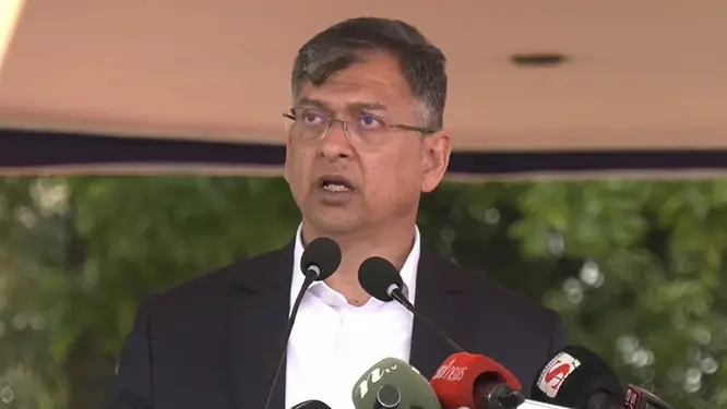 পুলিশ জনতার বন্ধু হবে, লাঠিয়াল বাহিনী নয়: স্বরাষ্ট্রমন্ত্রী!