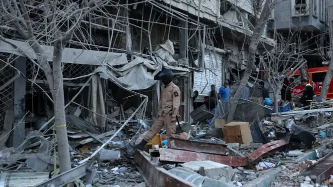 ইরানের জনবহুল এলাকায় হামলা: ৫ জনের প্রাণহানি, আহত ২৫; বাড়লো উদ্বেগ