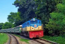 সিলেটের পথে হঠাৎ আটেক উপবন এক্সপ্রেস! যাত্রীদের মাঝে তীব্র আতঙ্ক