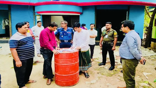 সিংড়ায় মিলল হাজার লিটার তেল, মালিককে লাখ টাকা জরিমানা! যা ঘটল রাতে...