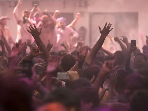 ভারতের হোলি: উৎসবের নামে নারীর প্রতি ভয়ংকর হয়রানি