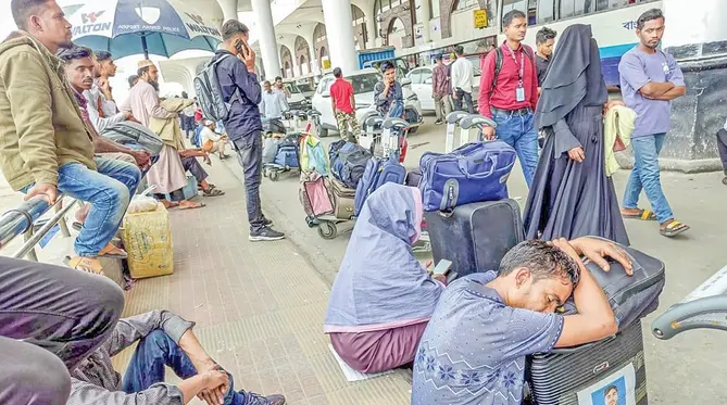 আকাশপথে অনিশ্চয়তা: আটকে পড়া প্রবাসীদের ভিসার মেয়াদ নিয়ে উদ্বেগ