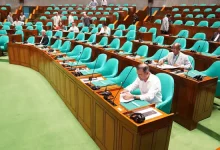 প্রধানমন্ত্রীর হঠাৎ সংসদে আগমন: যা ঘটল ৫ মিনিট আগে!