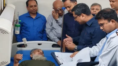 শহীদ মীর মুগ্ধের বাবার পাশে প্রধানমন্ত্রী! যা বললেন তিনি...