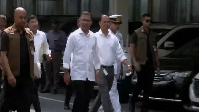 প্রধানমন্ত্রীর হঠাৎ সচিবালয়ে অভিযান! বদলে যাচ্ছে সব?