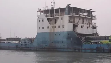 ঘন কুয়াশা কাটতেই স্বস্তি, ২ ঘণ্টা পর ফেরি সচল!