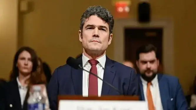 ট্রাম্পের ইরান নীতির বিরুদ্ধে বিদ্রোহ: পদত্যাগ করলেন শীর্ষ মার্কিন কর্মকর্তা!