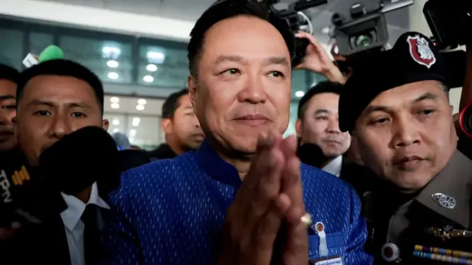 হরমুজ প্রণালীতে গোপন চুক্তি! থাই জাহাজ পেল বিশেষ সুবিধা, ইরান দিল বড় আশ্বাস