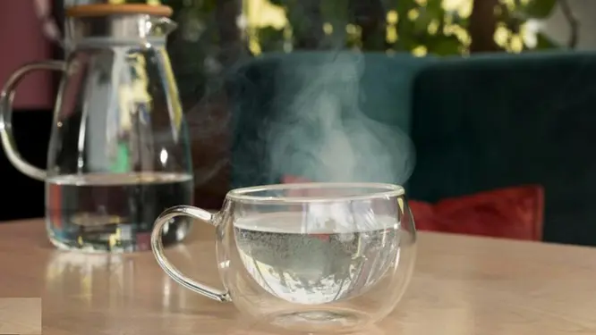 সকালে এই পানীয়টি পান করলেই নাকি বদলে যাবে জীবন! যা জানলে অবাক হবেন