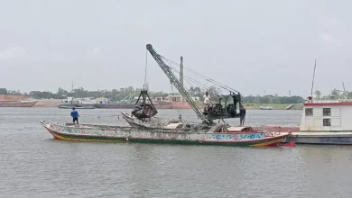 নদীর মাটি চুরির মহোৎসব! বিএনপি-আওয়ামী লীগ নেতাদের চাঁইরা কি চলছে সব?