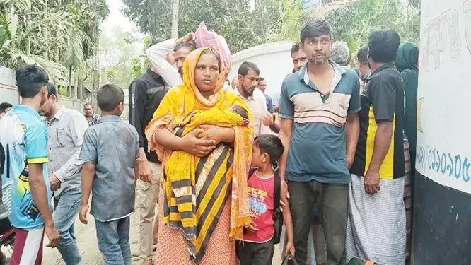 নবজাতক বিক্রির চাপ! নীলফামারীর ক্লিনিকে যা ঘটল জানলে চমকে উঠবেন