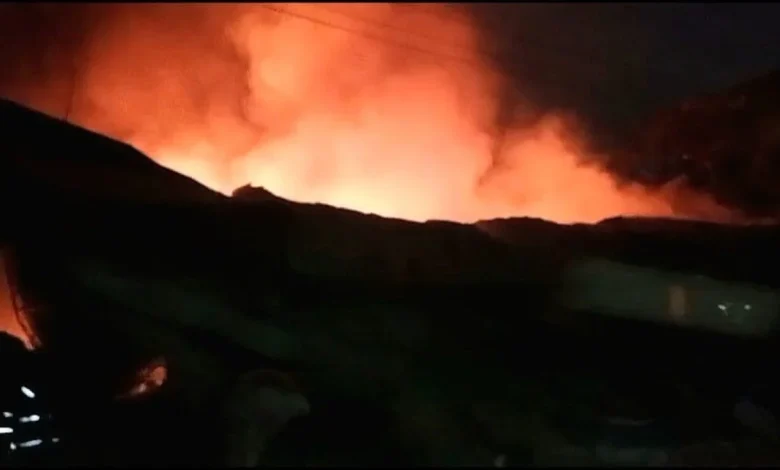 ইফতারের আগমুহূর্তে আগুনের লেলিহান শিখা